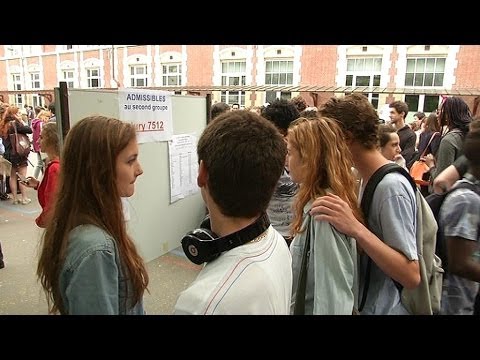 Les meilleurs bacheliers récompensés: de l'argent contre une mention au bac - 22/05